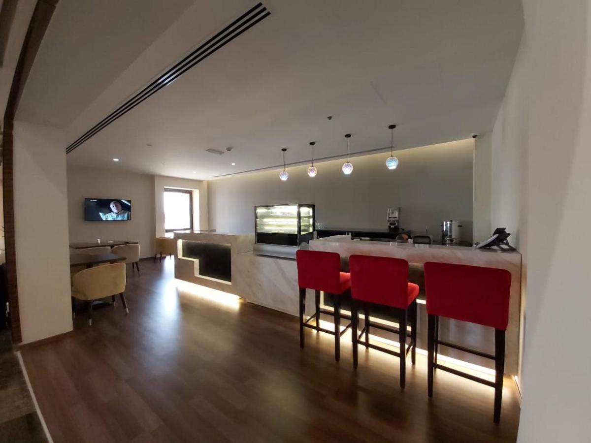 Basrah International Airport Hotel מראה חיצוני תמונה