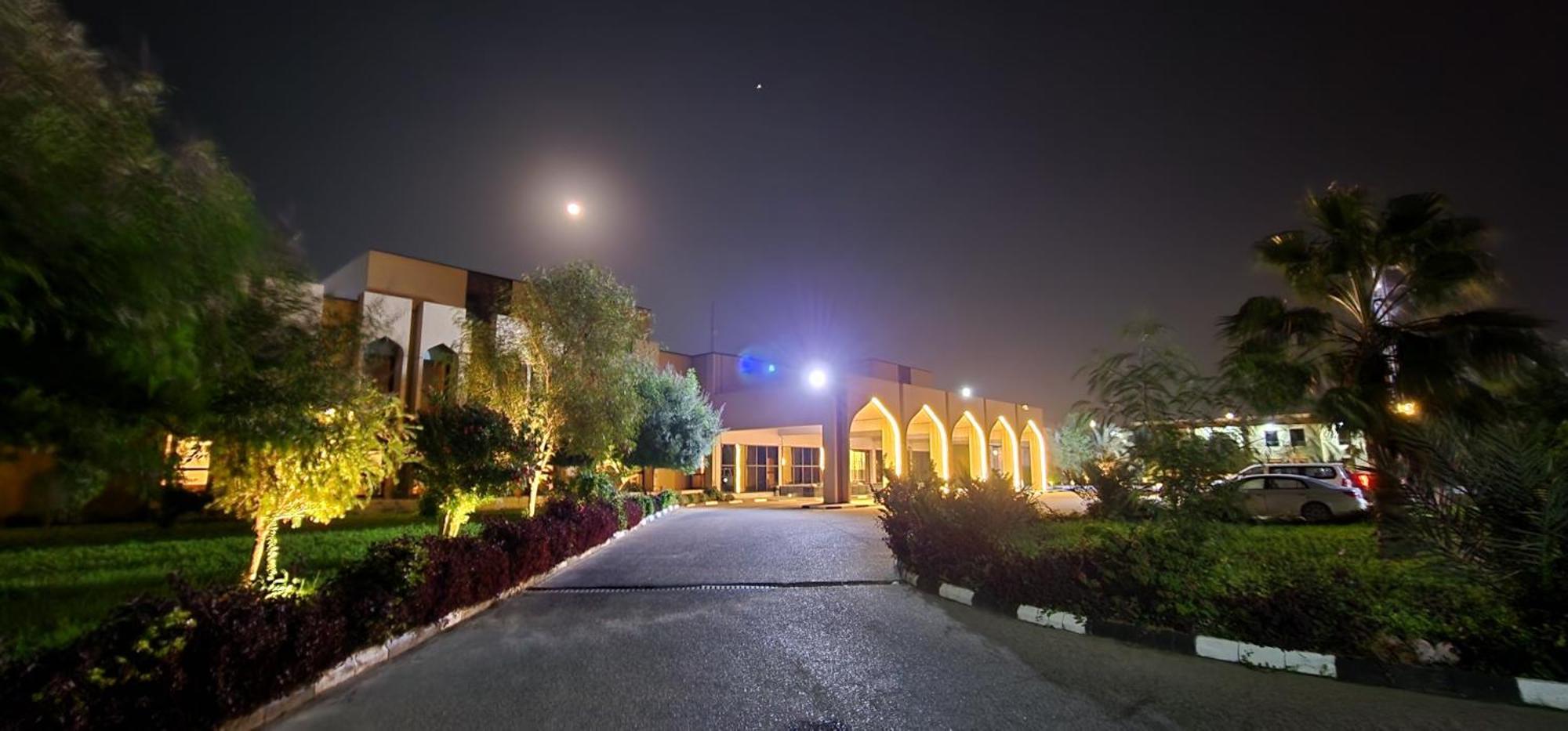 Basrah International Airport Hotel מראה חיצוני תמונה