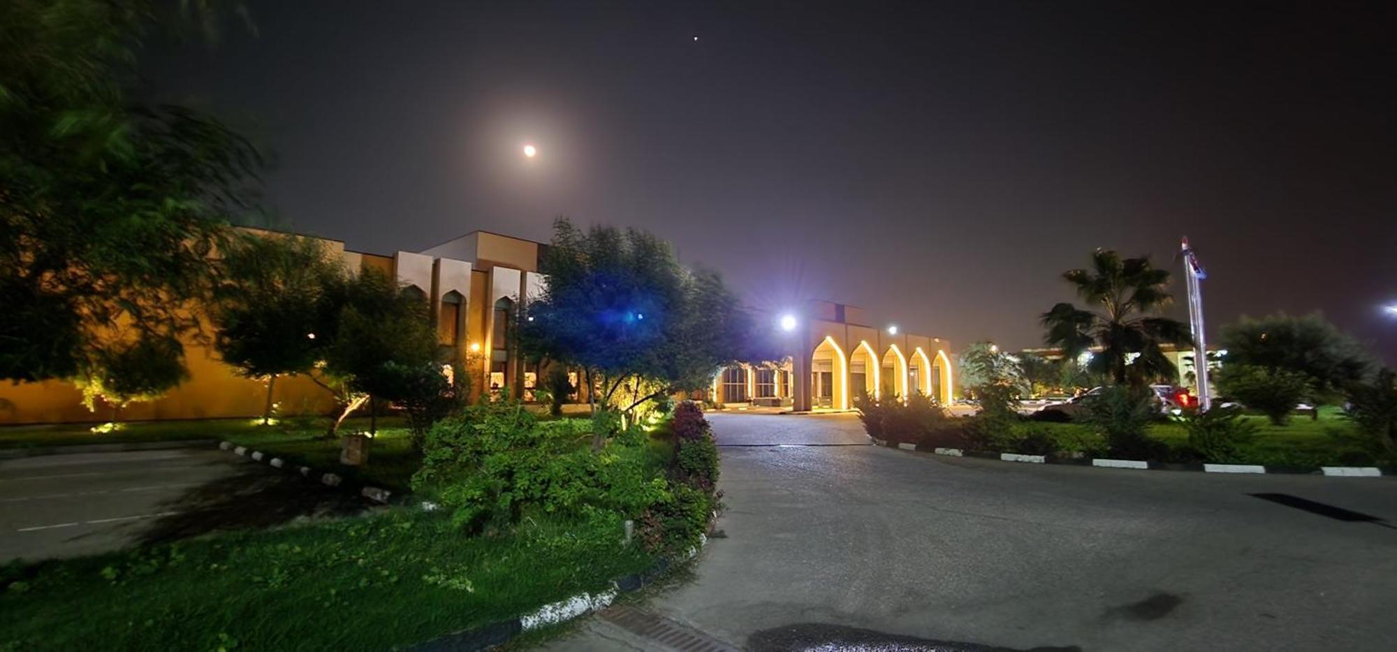 Basrah International Airport Hotel מראה חיצוני תמונה